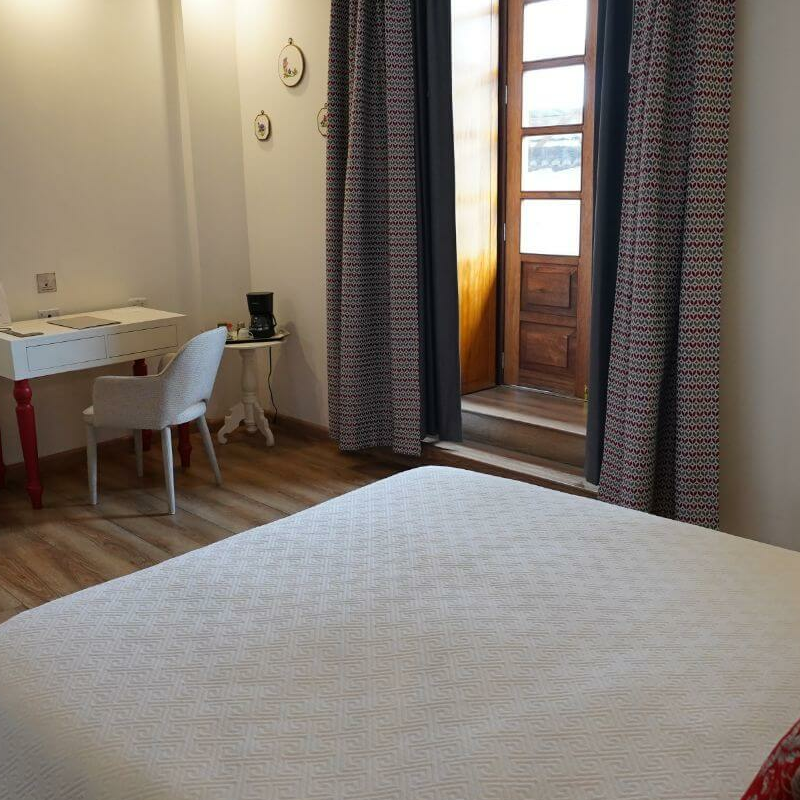 Adamas House Hotel