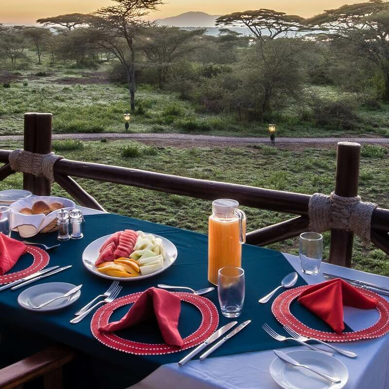Lake Ndutu Luxury Lodge