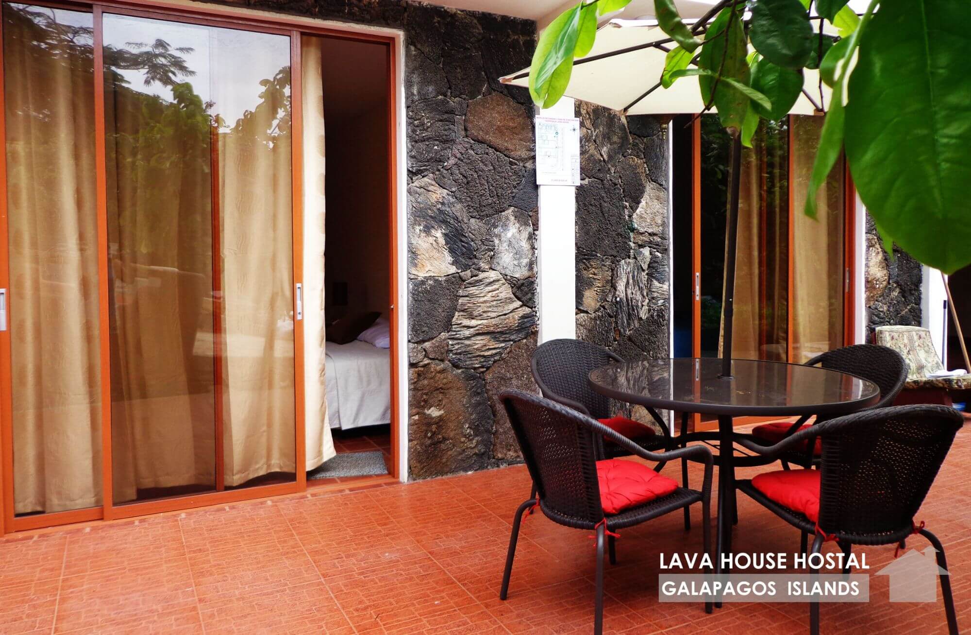 Floreana Lava Lodge (14) - 