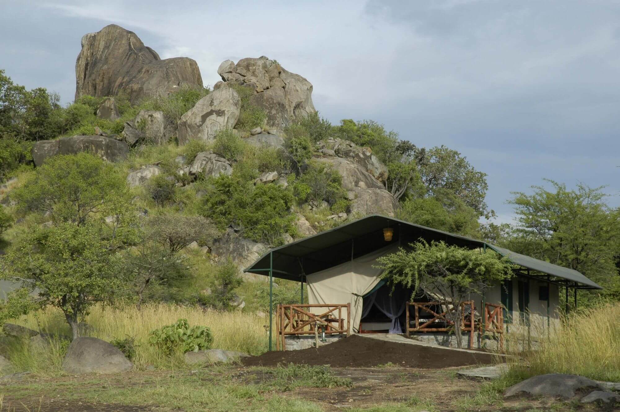 MbuziMawe-Tent-Exterior2 - 