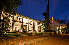 Taru Villas Lake Lodge
